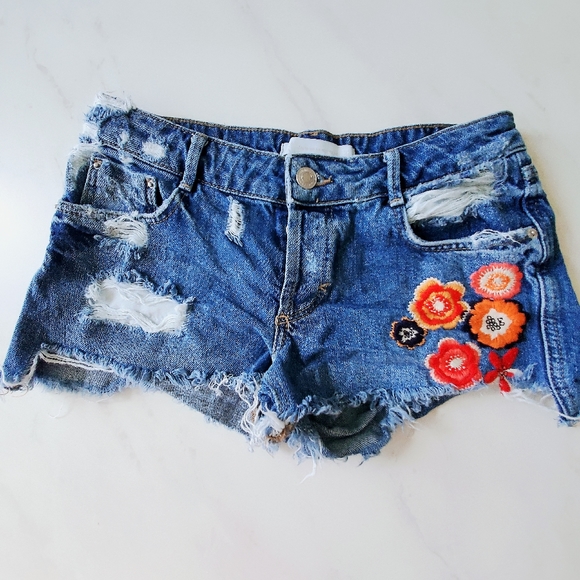 Zara floral embroidered ripped shorts size 0 - Picture 1 of 4